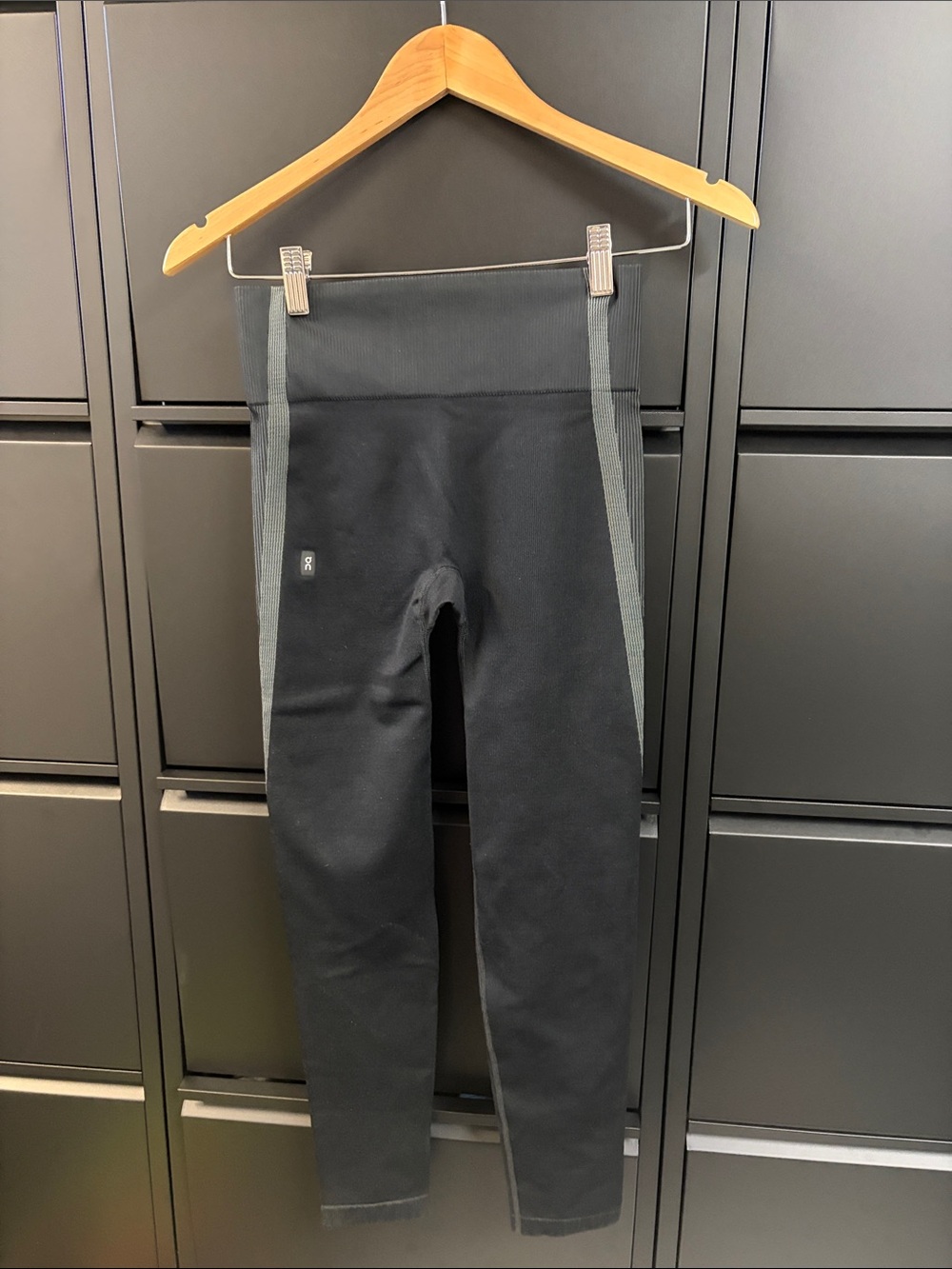 On Running Black Leggings with Gray Side Panels - Kids